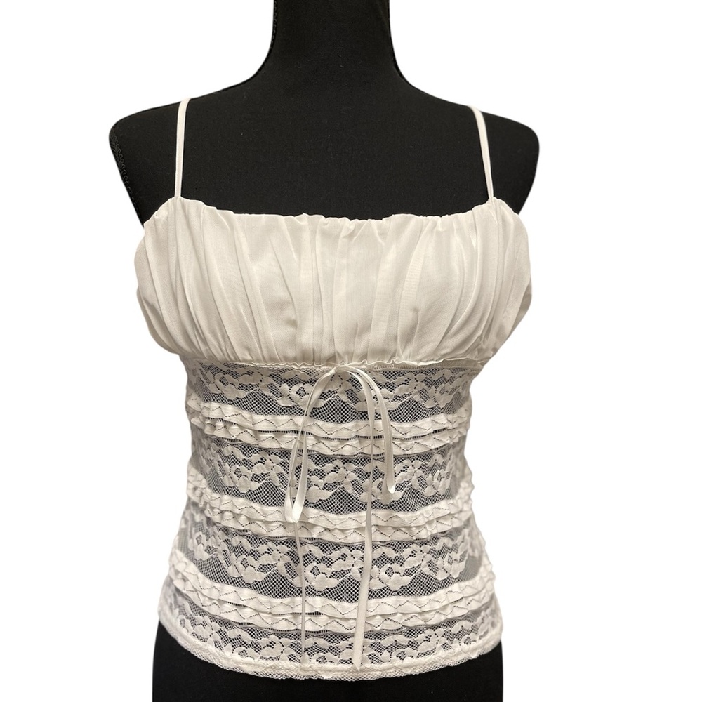 Forever 21 White Lace Ruched Top Large. NWT